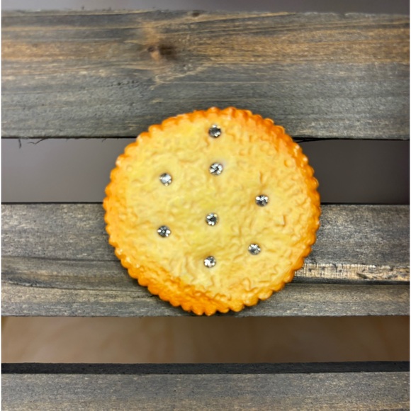 Unique Rhinestone Cracker Brooch - Picture 2 of 6